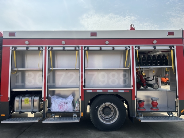 豪沃6噸泡沫消防車