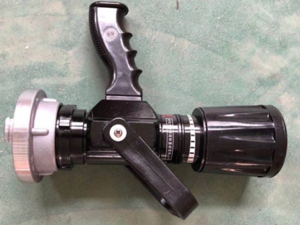 內扣式直流噴霧水槍