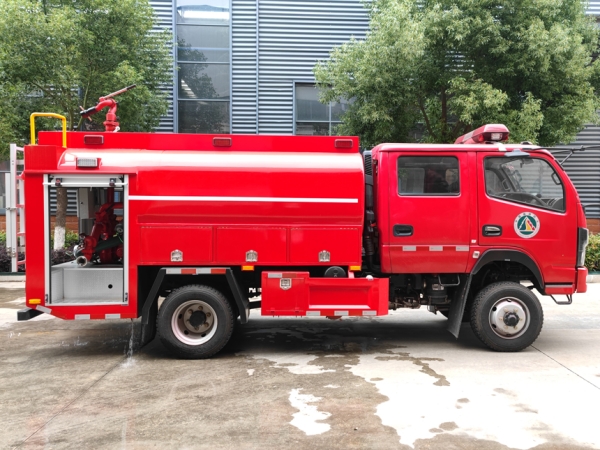 東風四驅水罐消防車