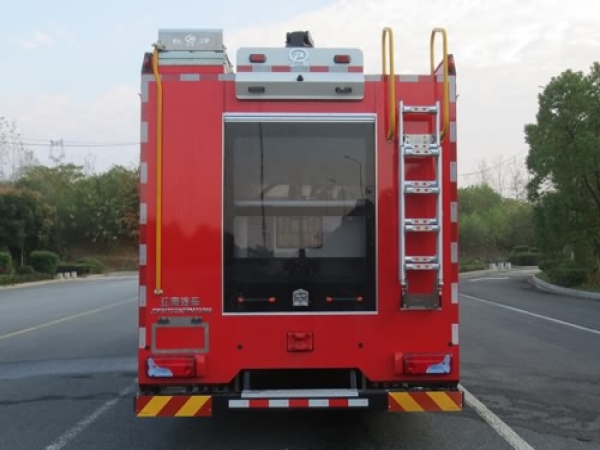 德國曼6.7噸泡沫消防車