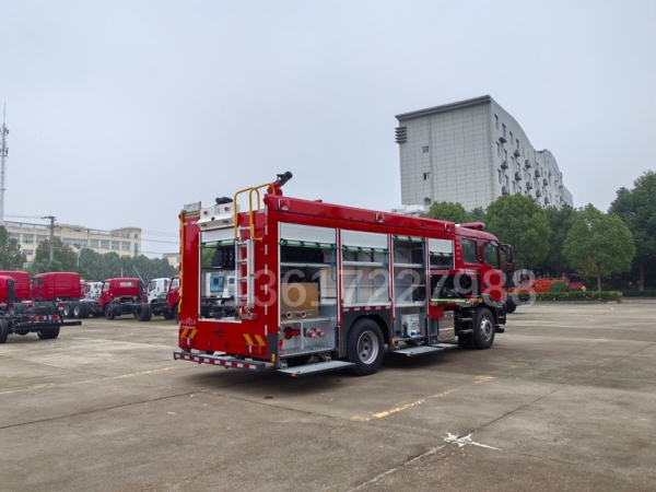 德國(guó)曼恩壓縮空氣泡沫消防車